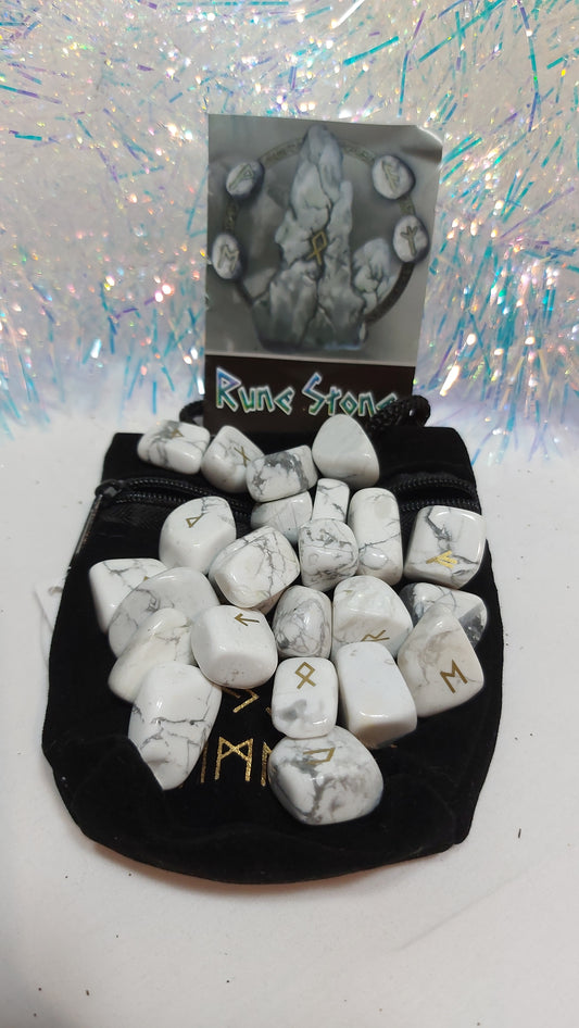Runes - Howlite