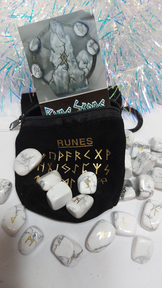 Runes - Howlite